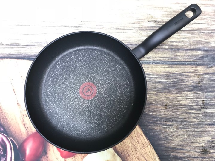 CHẢO TEFAL HARD TITANIUM 24 CM 7 CHẢO TEFAL HARD TITANIUM 24 CM