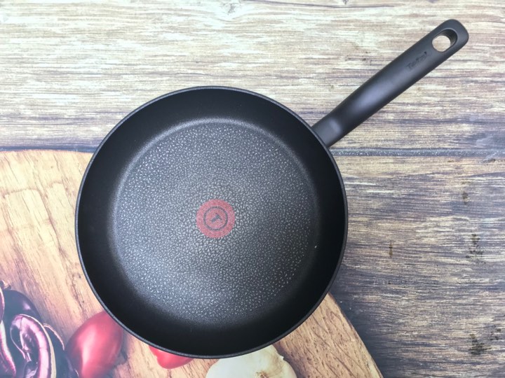 CHẢO TEFAL HARD TITANIUM 24 CM 6 CHẢO TEFAL HARD TITANIUM 24 CM