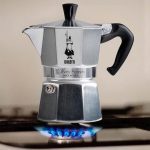 Ấm Pha Cà Phê Espresso Bialetti Moka Express 4 Cup – Màu Bạc Ấm Pha Cà Phê Espresso Bialetti Moka Express 4 Cup – Màu Bạc