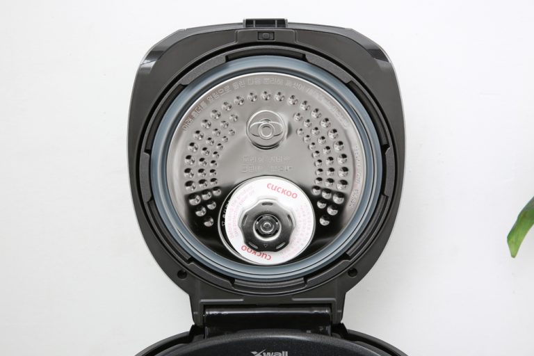 noi-com-dien-tu-cuckoo-crp-chss1009fn-8-org-768x512