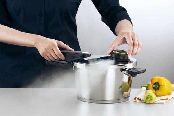 xa-ap-cham-voi-noi-ap-suat-fissler-premium-26-cm-8-l_5984a17f2ec9423bab6316a1a9ba9bc9_grande