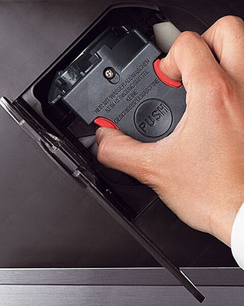 de-longhi-ecam-21-116-sb-magnifica-s-3.jpg